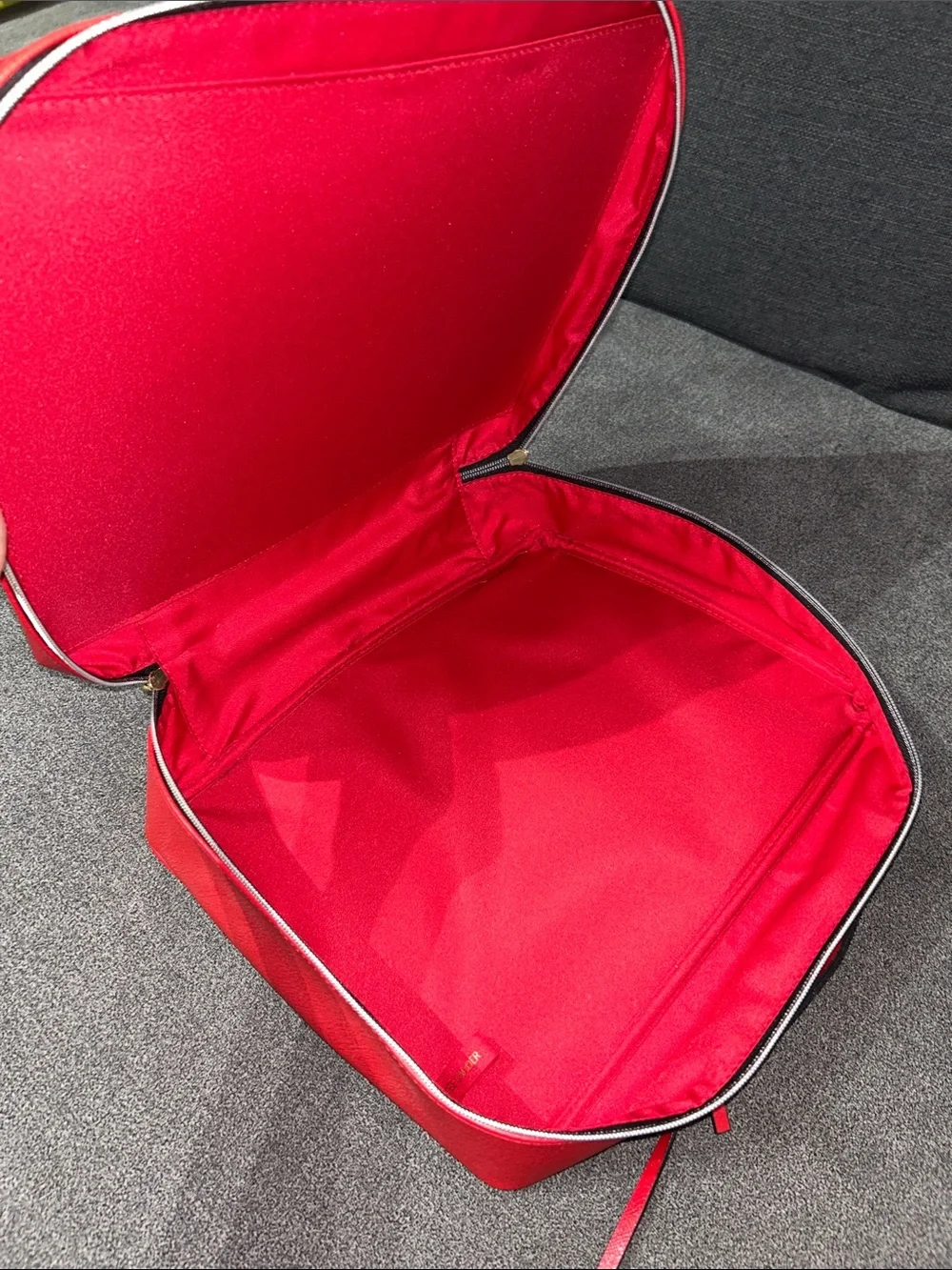 NWT-Estee Lauder Red Embossed Card-Poker Card Inspired Motif Tote/Cosmetics Bag